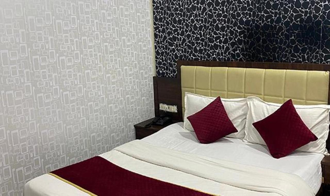 Fabexpress Ashirwad Residency Hotel Мумбай Екстериор снимка