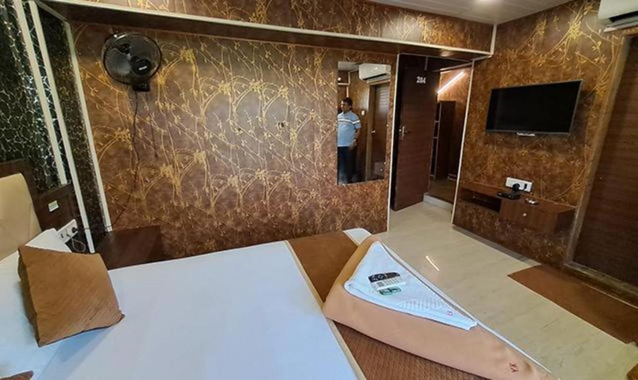 Fabexpress Ashirwad Residency Hotel Мумбай Екстериор снимка